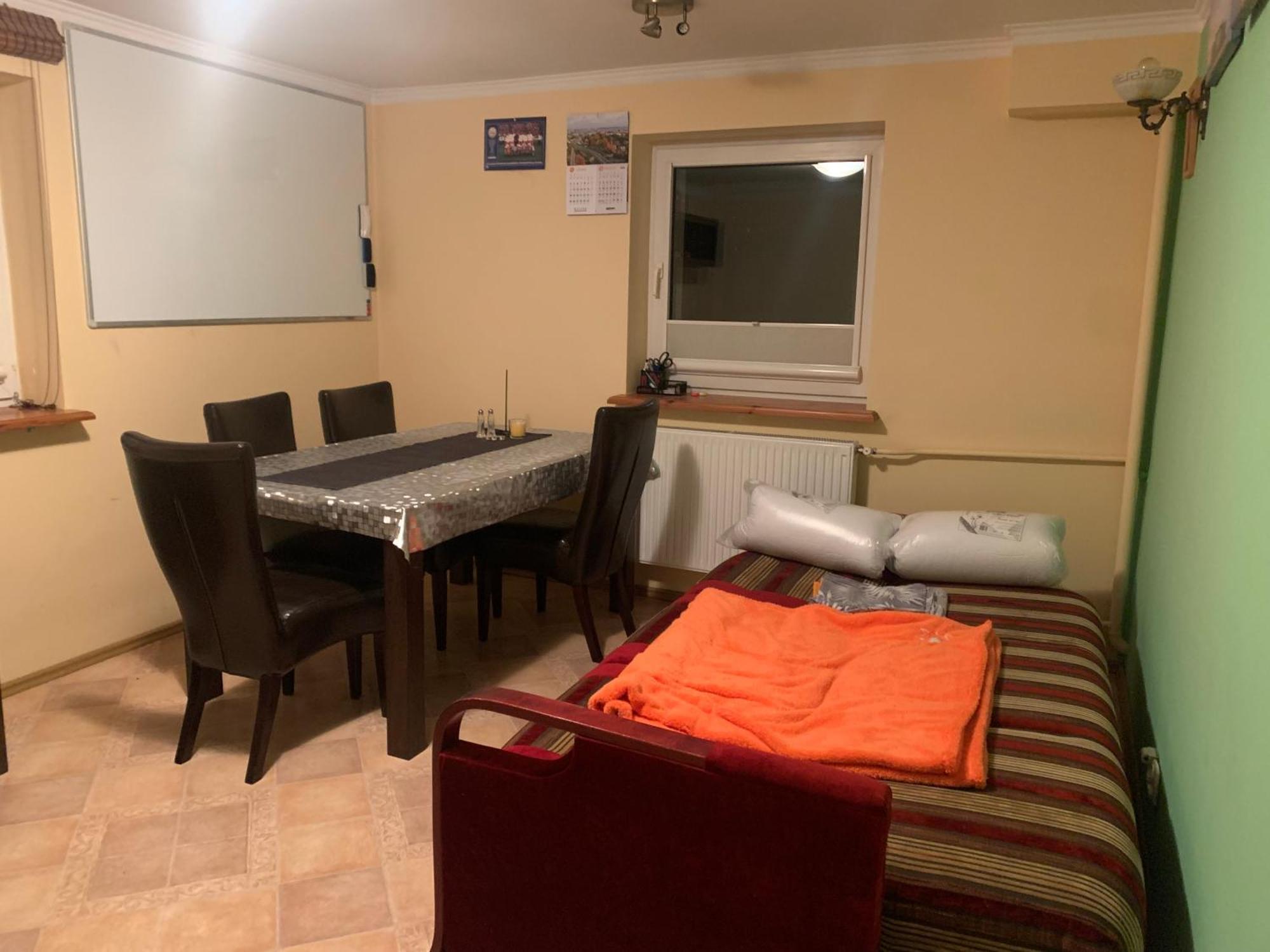Kwatera Na Parterze !przed Remontem! Przeczytaj Przed Wynajmem Homestay